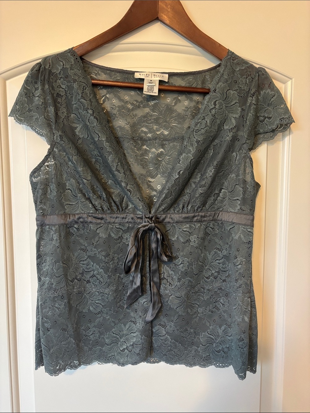 White House | Black Market Lace Tie-Front Blouse in Dark Dusty Green Size Medium